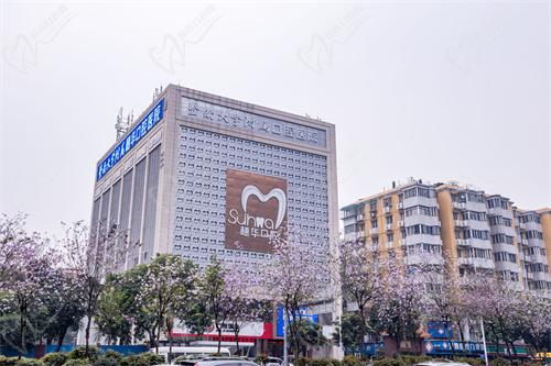 佛山暨南大學穗華口腔：學術(shù)實力雄厚，引進前端設(shè)備